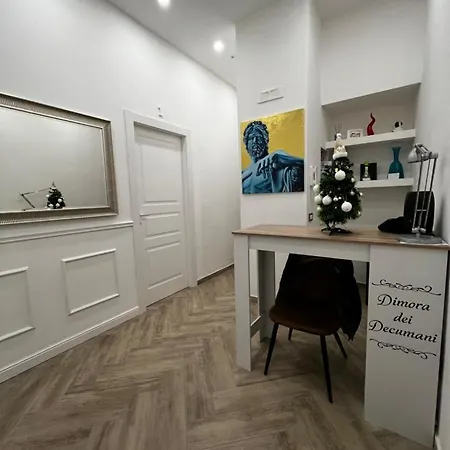 Dimora Dei Decumani לינה וארוחת בוקר 4*