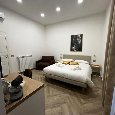 Dimora Dei Decumani 4* ナポリ